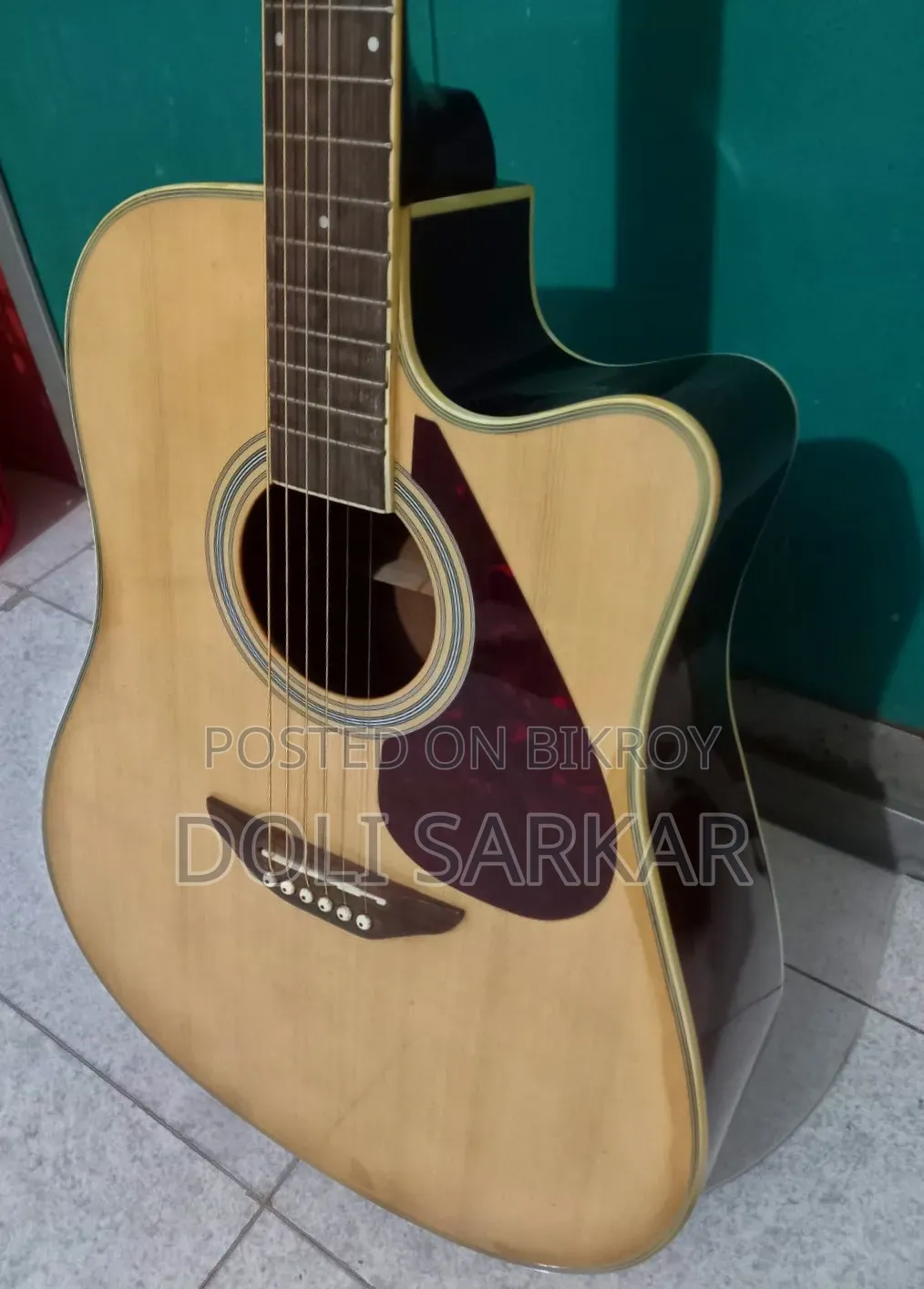 ইয়ামাহা এফএস১০০সি অ্যাকোস্টিক গিটার