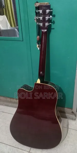 ইয়ামাহা এফএস১০০সি অ্যাকোস্টিক গিটার