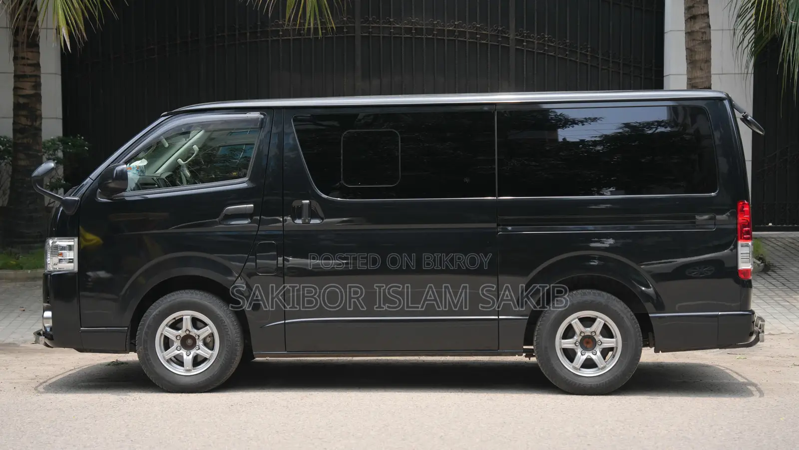Toyota HiAce 2020 Black