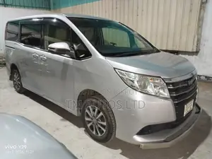 Toyota Noah 2017 Silver