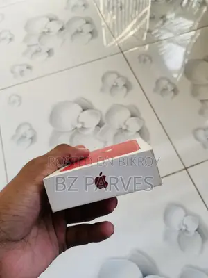New Apple iPhone 11 128 GB Red
