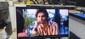 ২২" ডেল বর্ডারলেস মনিটর