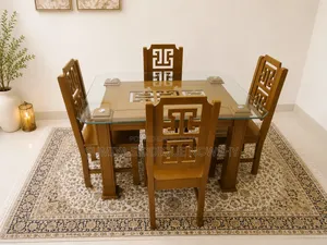৪ আসনের ডাইনিং টেবিল