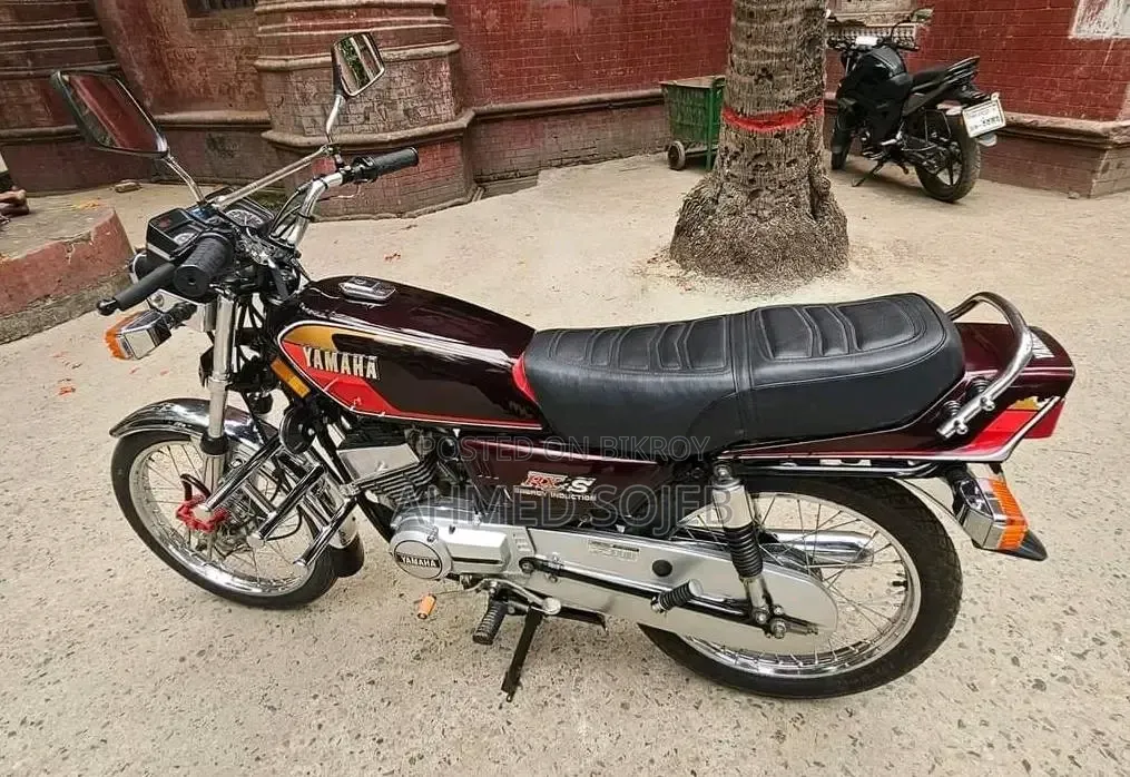 Yamaha 2004 Black