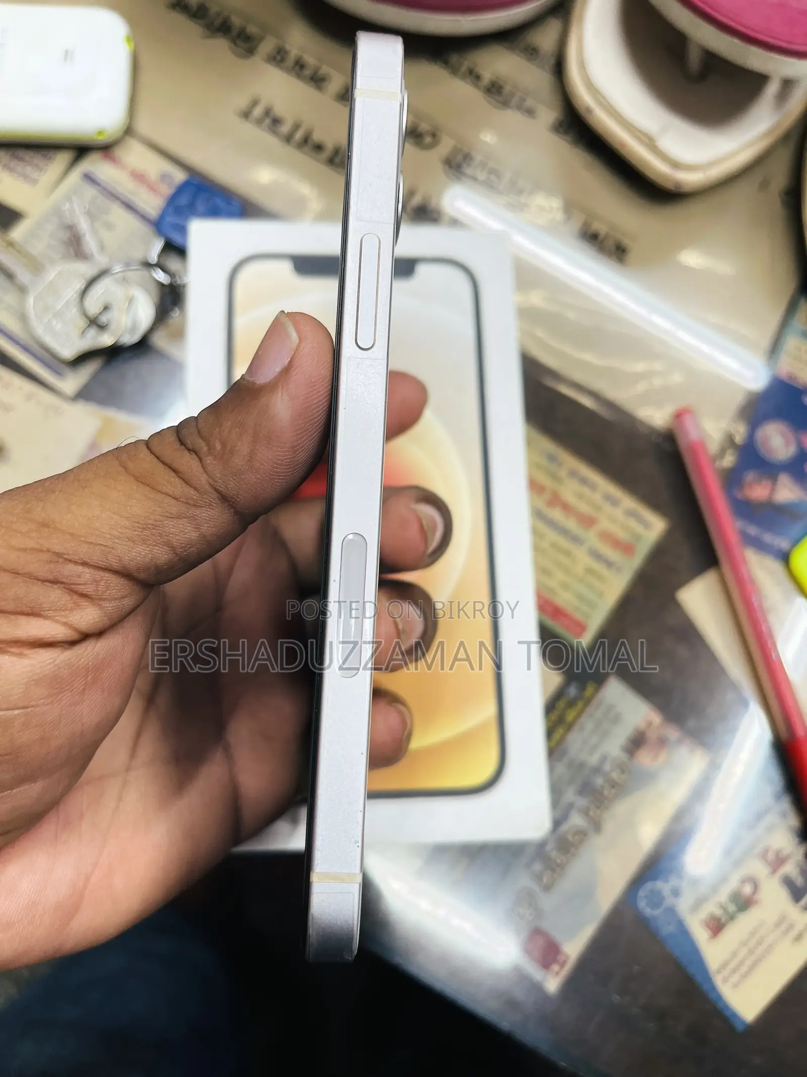 অ্যাপল আইফোন ১২ ৬৪ জিবি সাদা