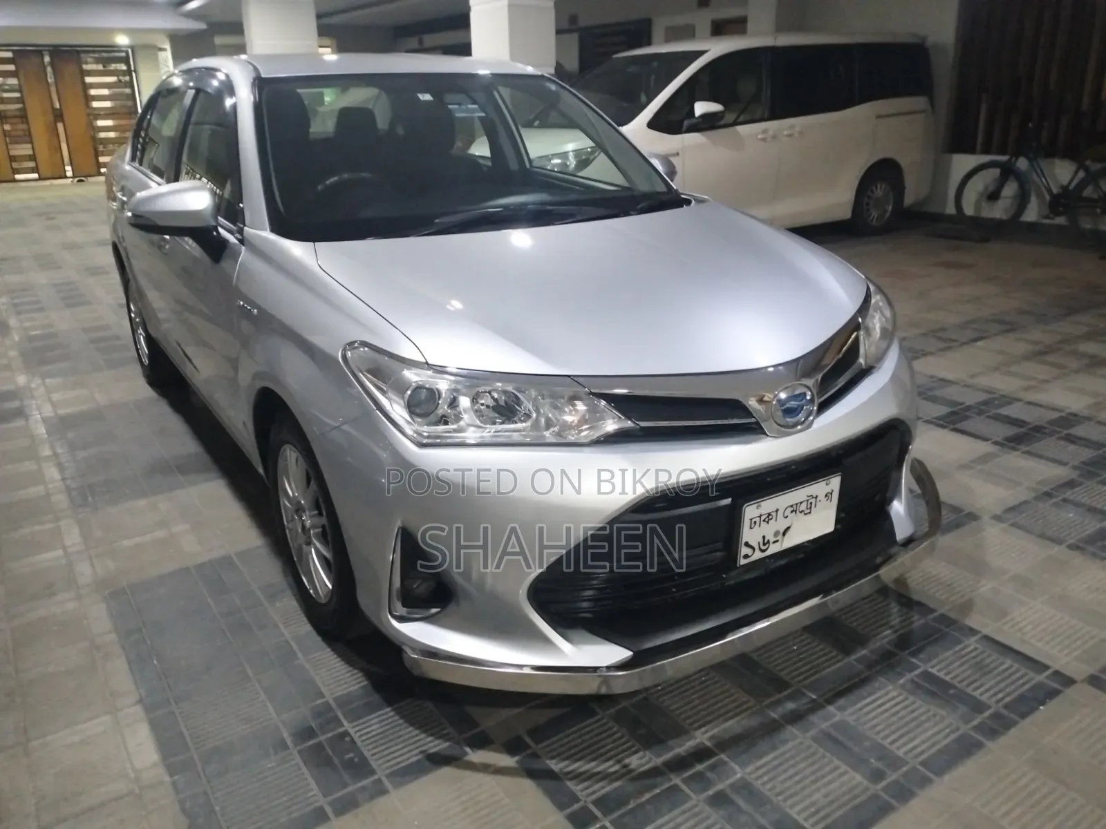 Toyota Axio 2018 Silver