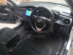 Toyota Axio 2018 Silver