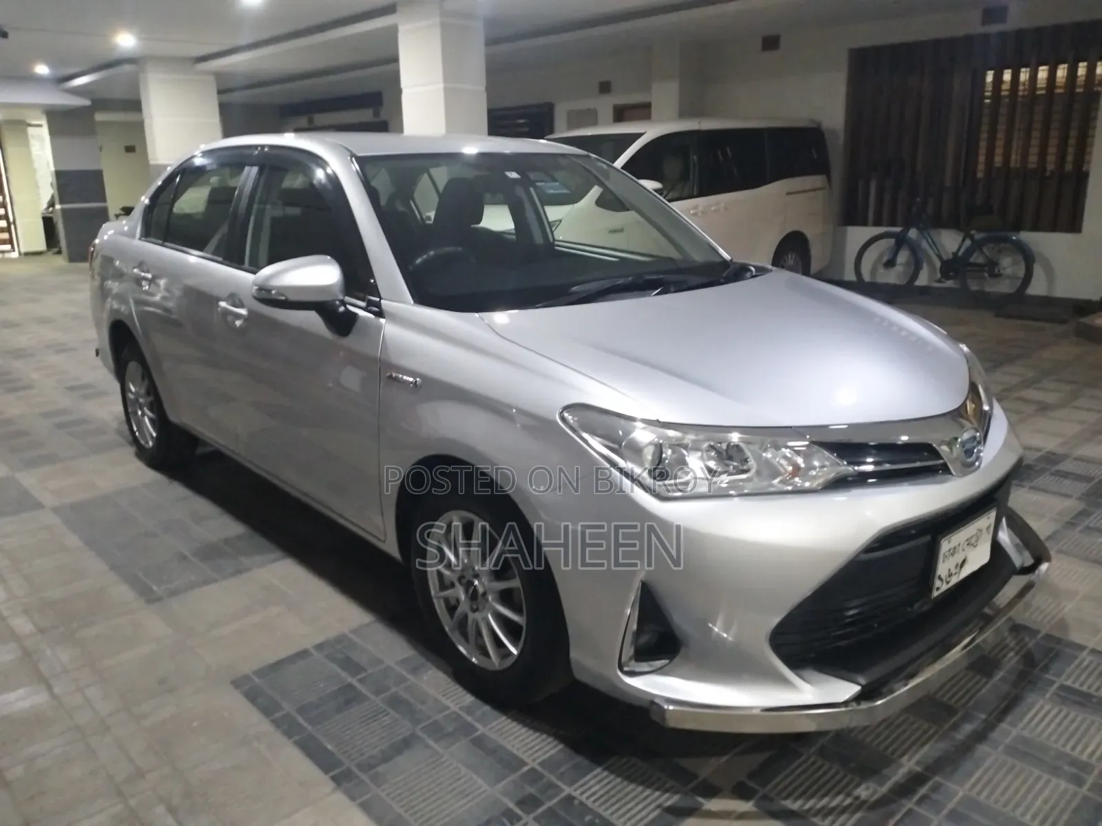 Toyota Axio 2018 Silver