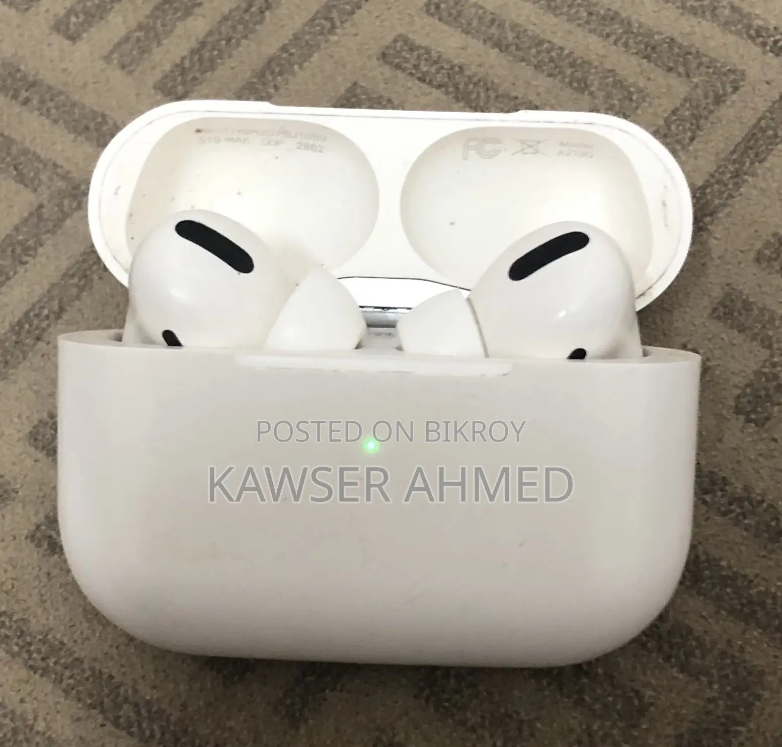 iPhone 16 Pro Max Headphone