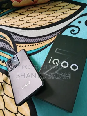আইকিউওও জেড১০এক্স ১২৮ জিবি কালো