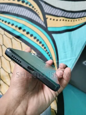 আইকিউওও জেড১০এক্স ১২৮ জিবি কালো
