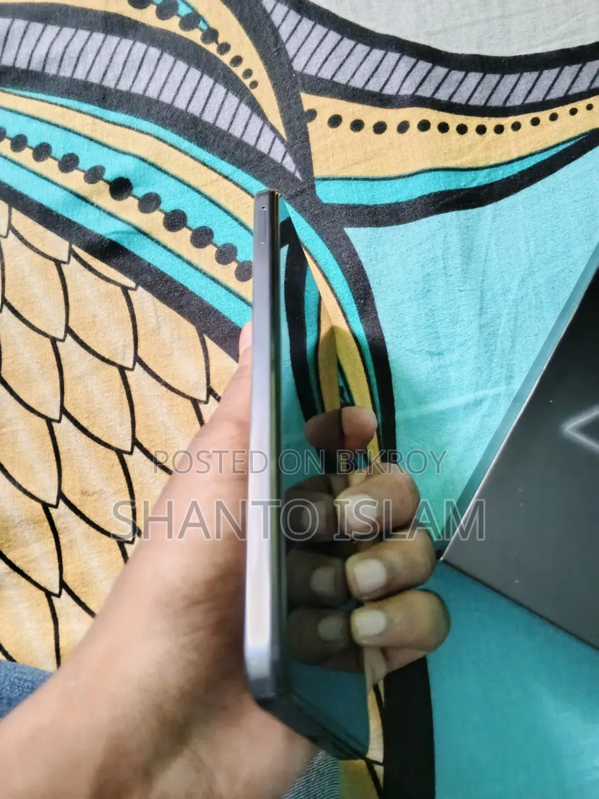 আইকিউওও জেড১০এক্স ১২৮ জিবি কালো
