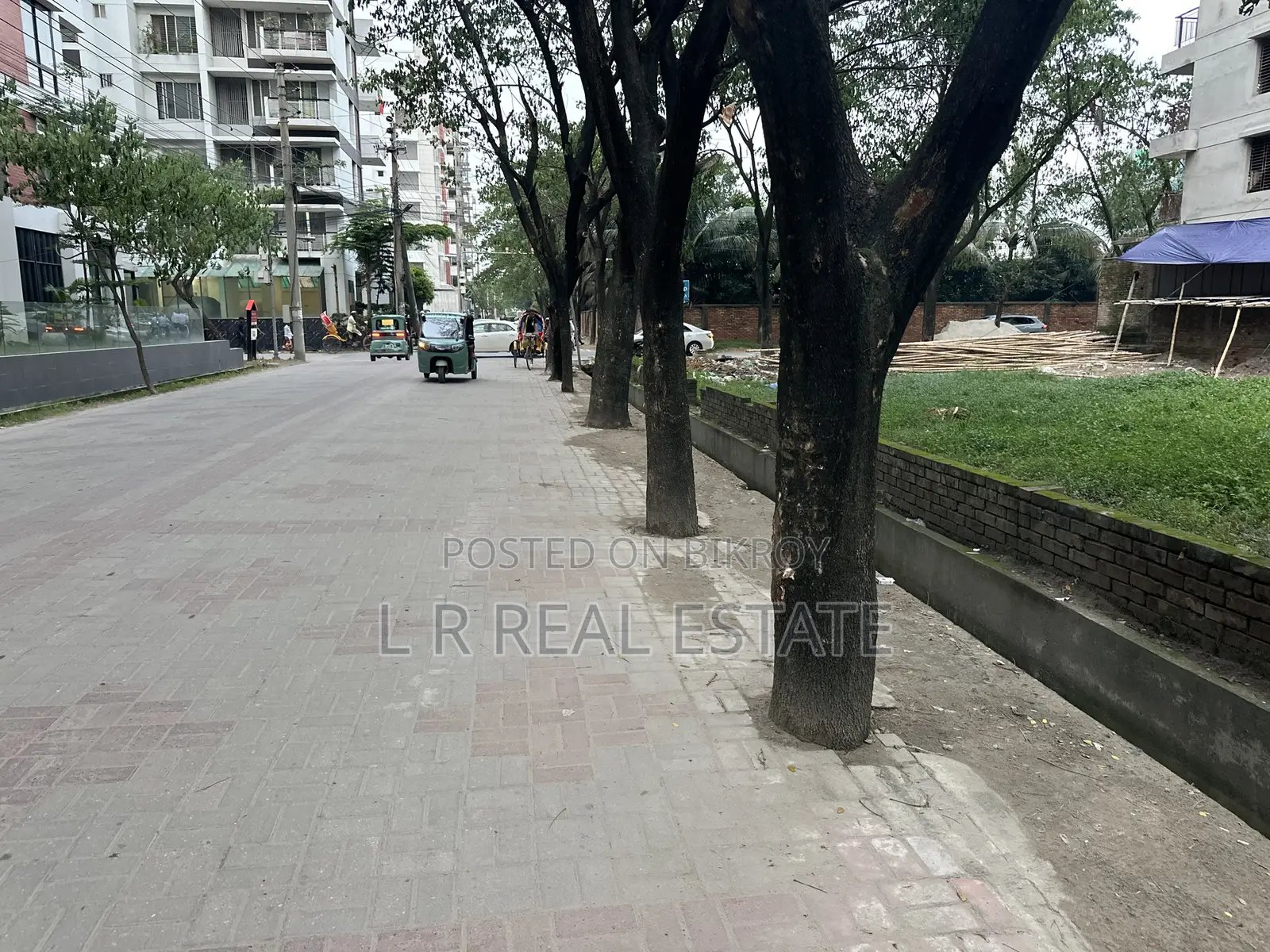 Block-I, 10-Katha, 40' 40' Road Corner Plot Sell Bashundhara R/A