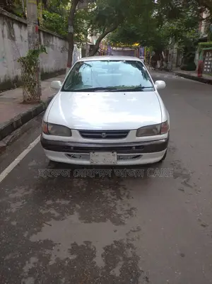 Toyota Corolla 1996 White