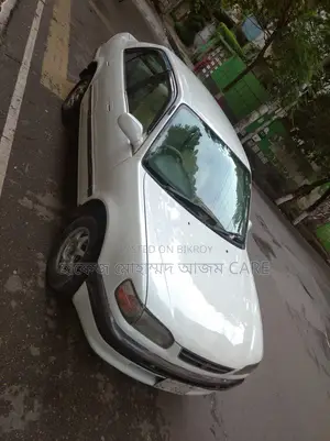 Toyota Corolla 1996 White