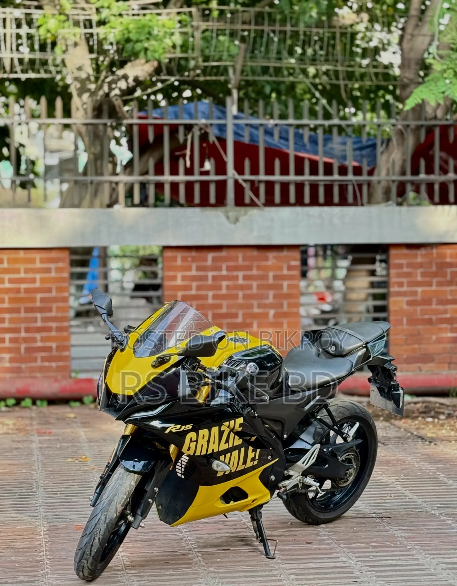 ইয়ামাহা ২০২৪ কালো