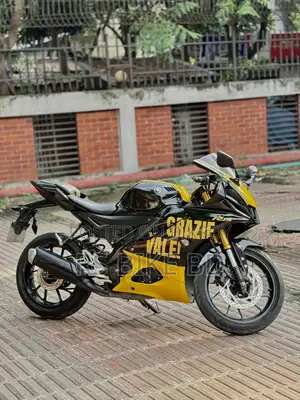 ইয়ামাহা ২০২৪ কালো