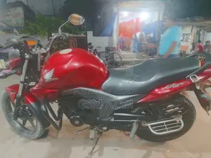 Honda CB 2018 Red