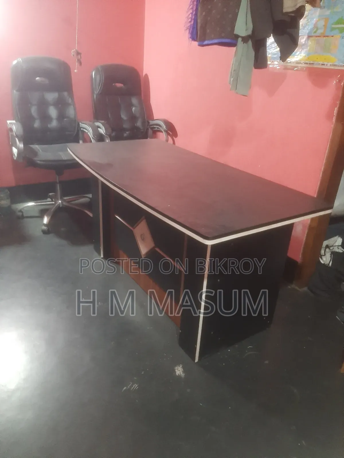 2 Office Chair And 1 Table