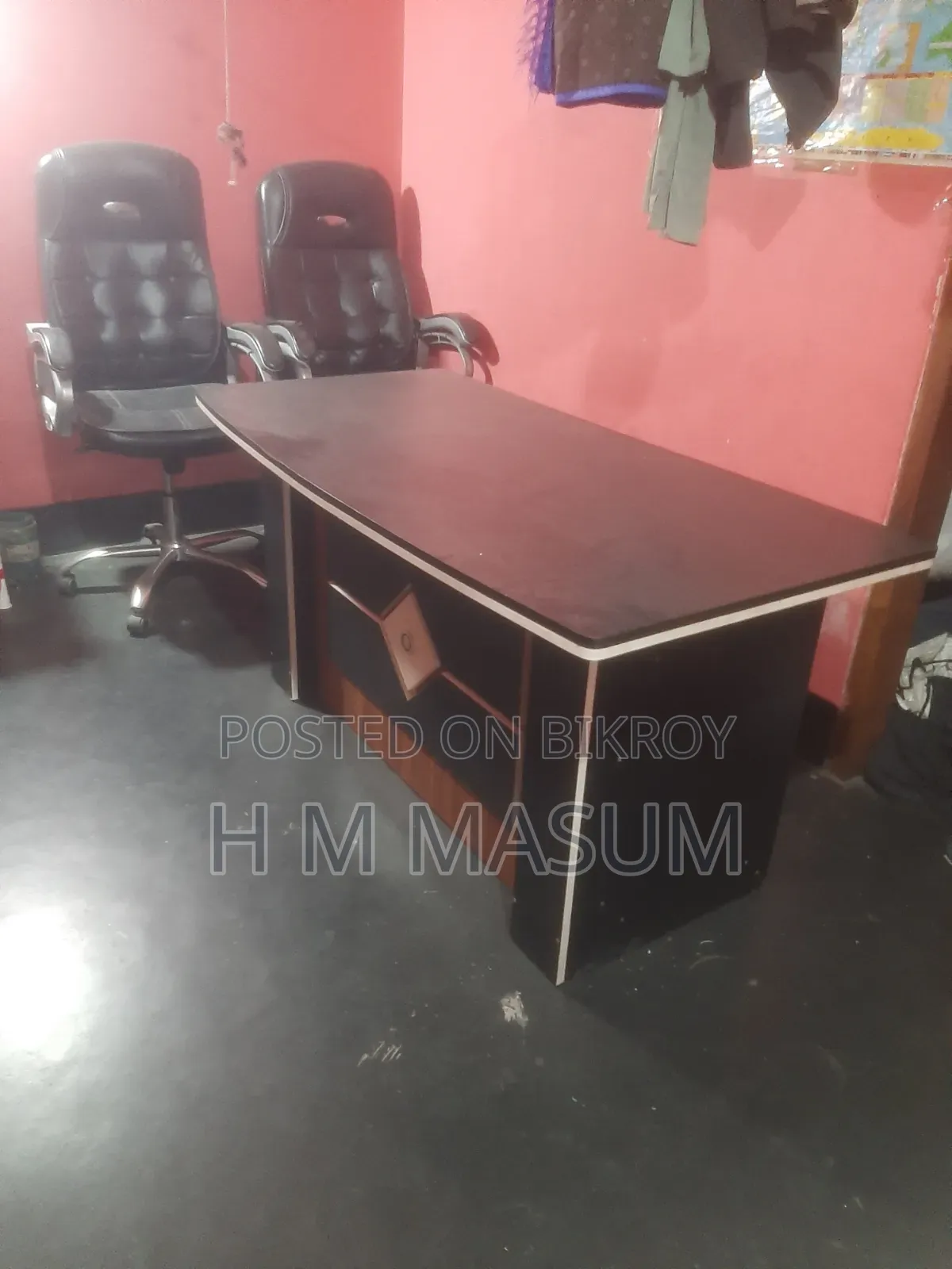 2 Office Chair And 1 Table