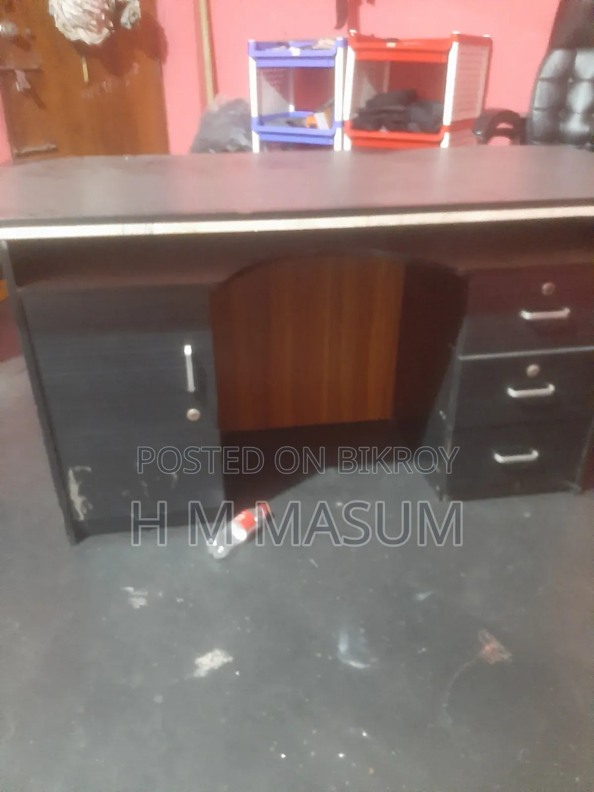 2 Office Chair And 1 Table