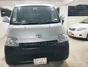 Toyota Noah 2012 Silver