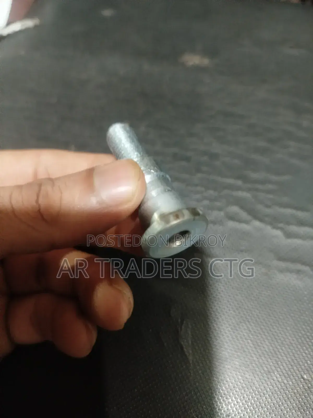 Yamaha Motorcycle Gear Shift Lever Pivot Bolt / Gear Pedal Bolt