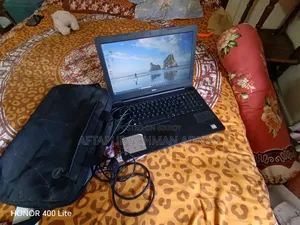 Laptop Dell Inspiron 15 3000 8GB Intel Core I3 SSHD+SSD 256GB