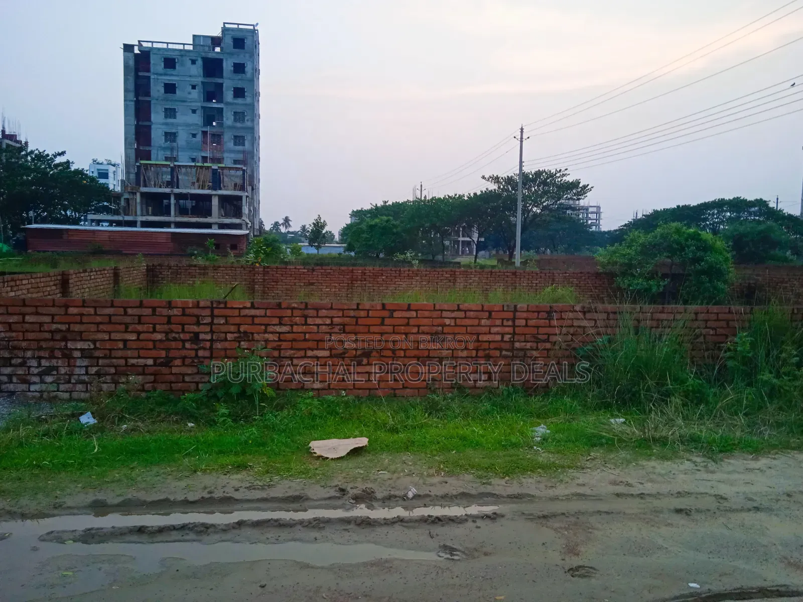 18 Katha Luxury Plot in Bashundhara Block N – Very close to 300-foot road