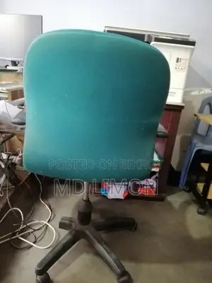 কমফোর্টেবল অফিস চেয়ার
