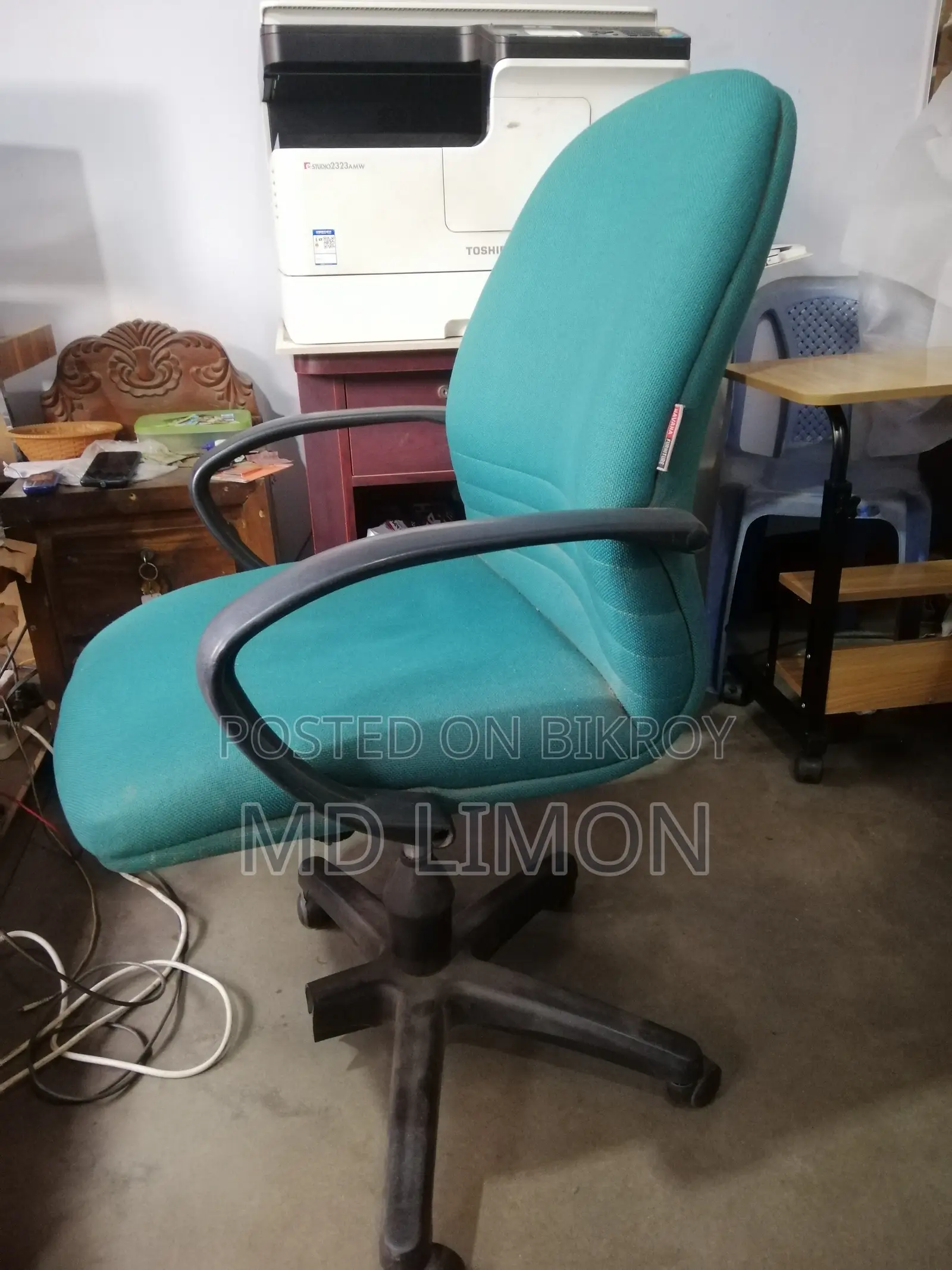 কমফোর্টেবল অফিস চেয়ার