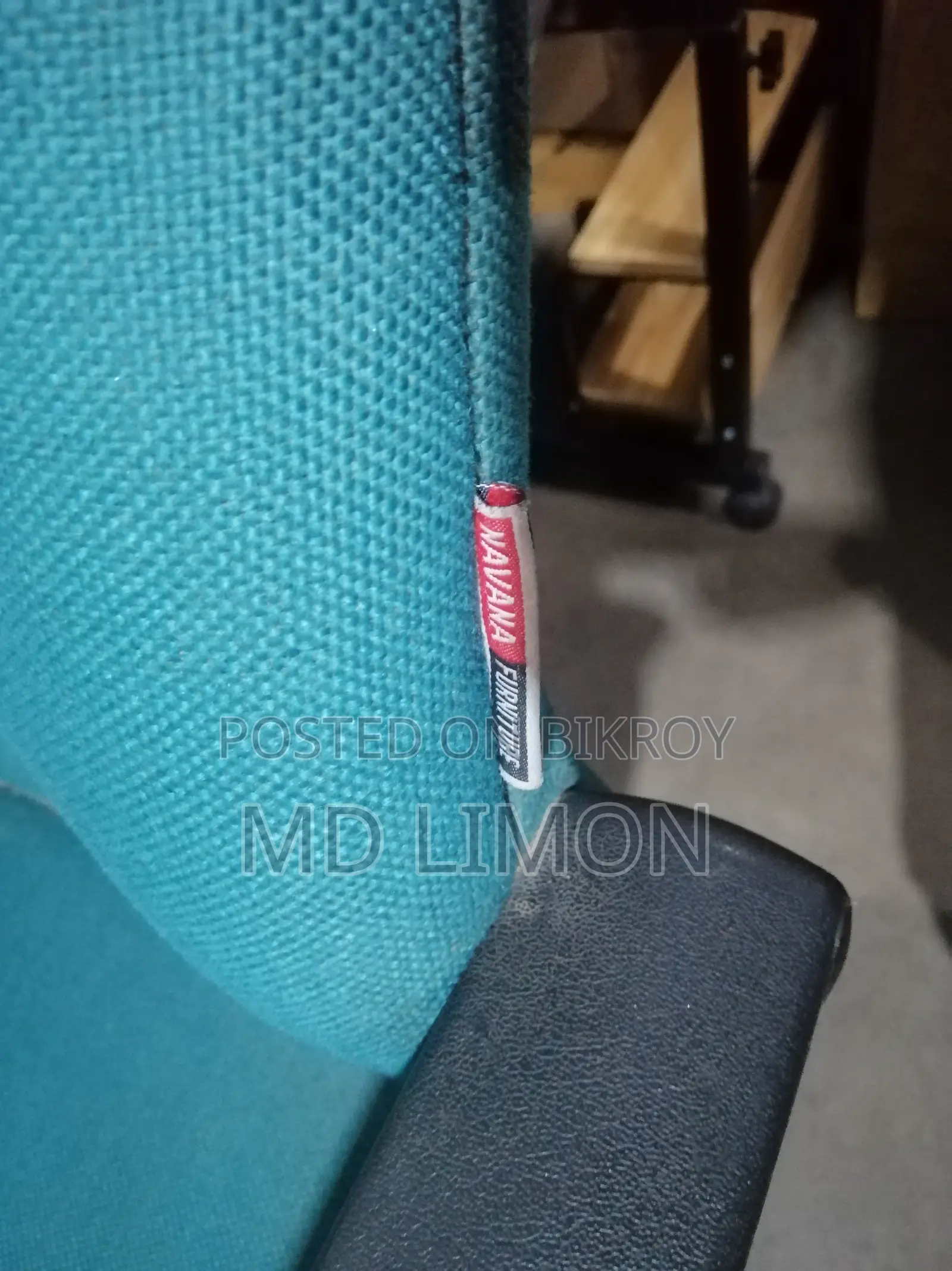 কমফোর্টেবল অফিস চেয়ার