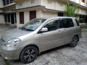 Toyota Raum 2005 Silver