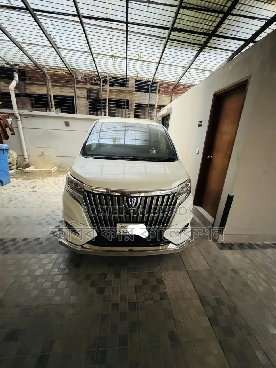 Toyota Esquire 2017 Pearl