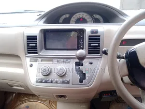 Toyota Raum 2005 Silver