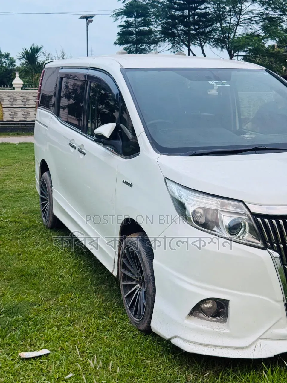 Toyota Esquire 2015 Pearl