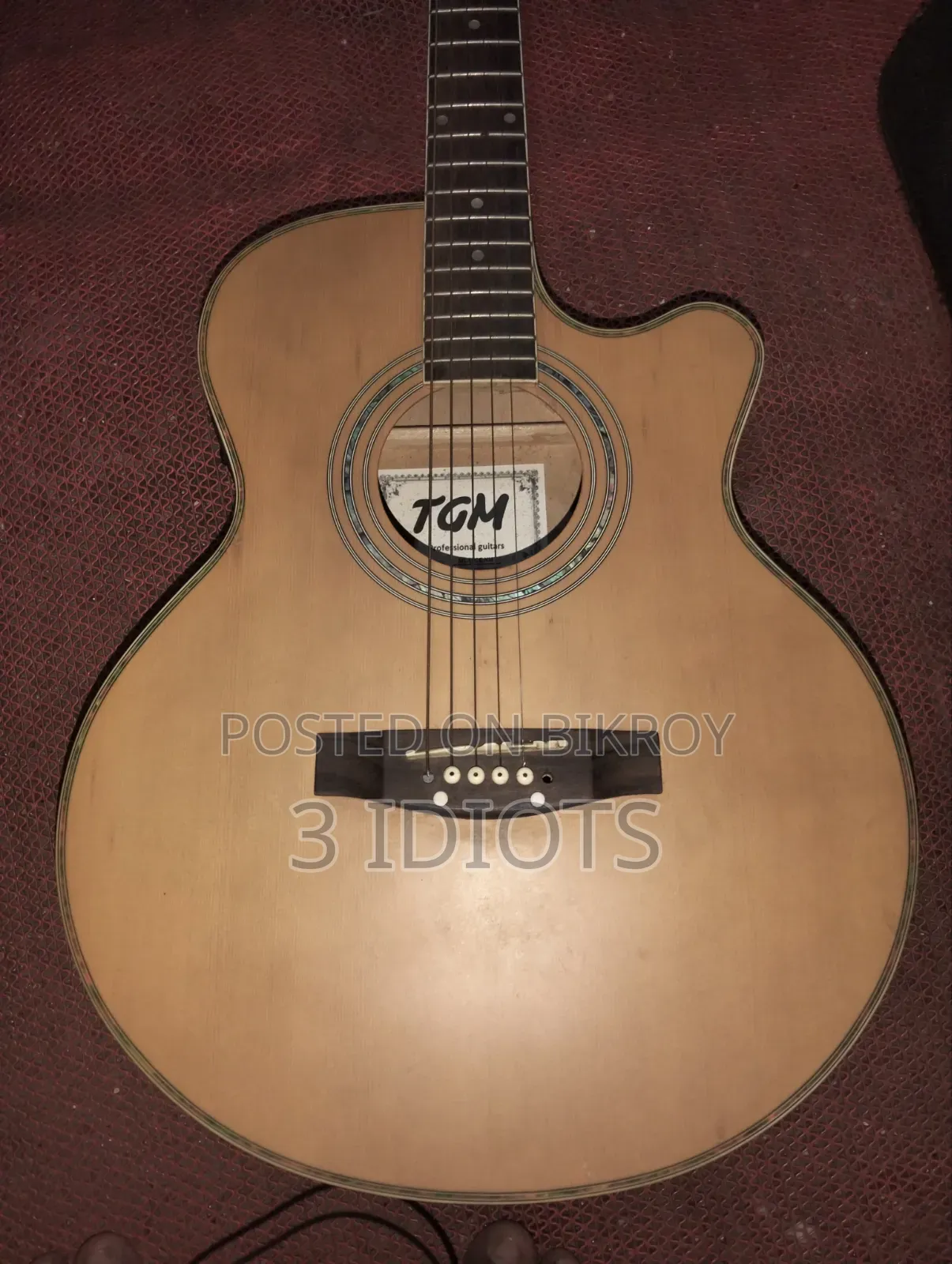 Acoustic Guitar in good condition for sale