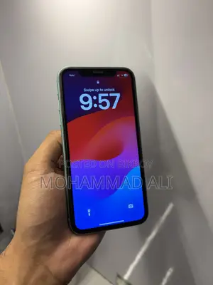 New Apple iPhone 11 128 GB Green