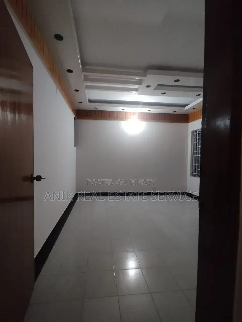 গুলশান ২-এ ২০০০ বর্গফুটের অফিস স্পেস ভাড়া