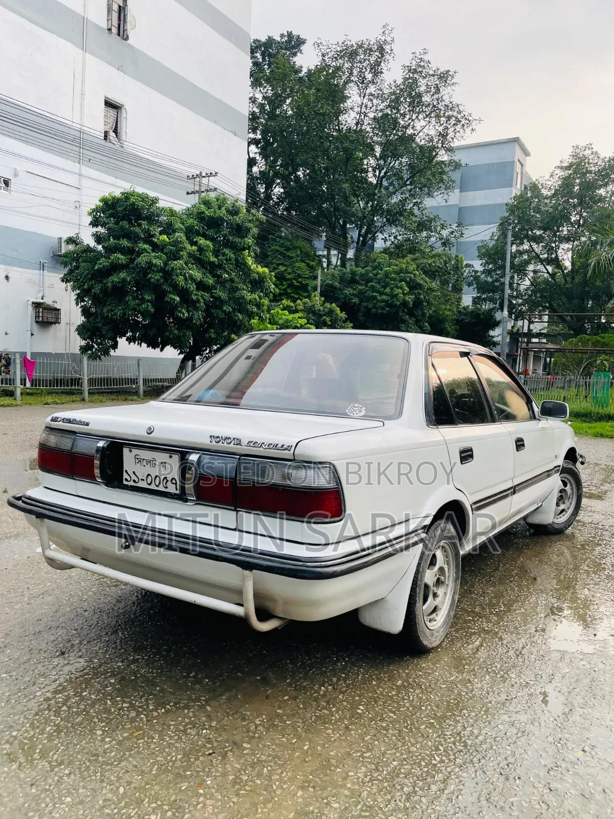 টয়োটা করোলা ১৯৯১ সাদা