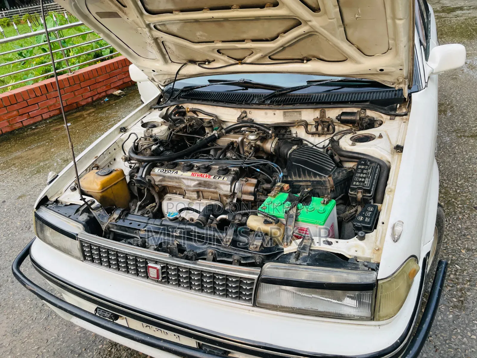 টয়োটা করোলা ১৯৯১ সাদা