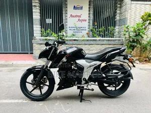 টিভিএস অ্যাপাচি আরটিআর ১৬০ ৪ভি ২০২৩ কালো