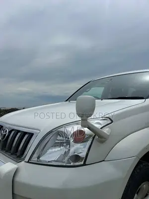 টয়োটা ল্যান্ড ক্রুজার প্রাডো ২০০৭ সাদা