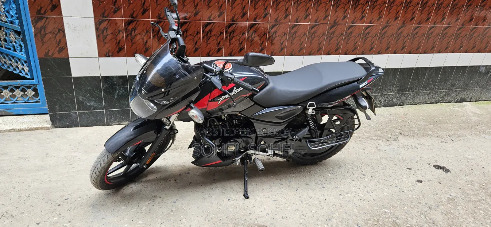 Bajaj Pulsar 150 2022 Orange