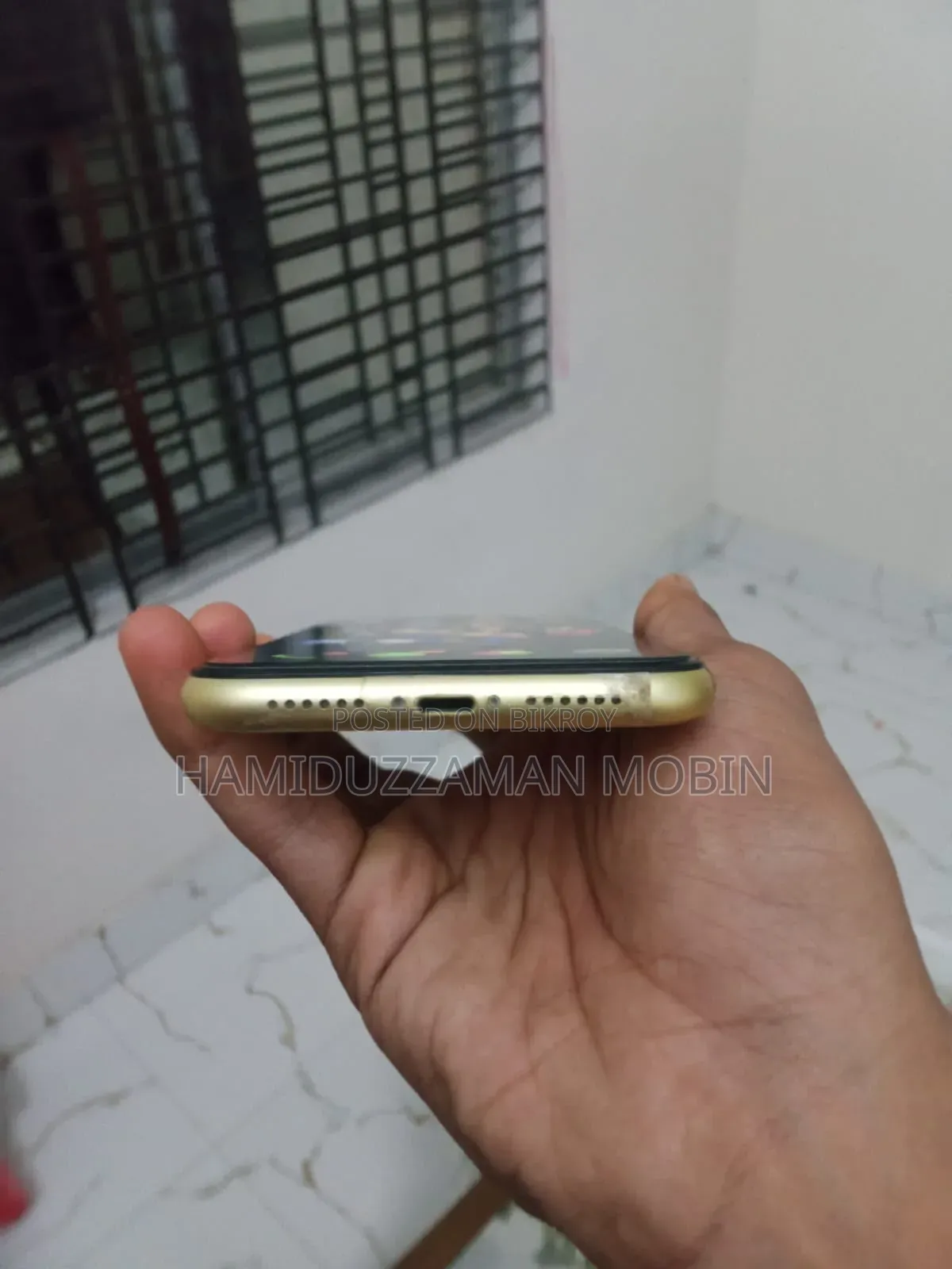 New Apple iPhone 11 128 GB Yellow