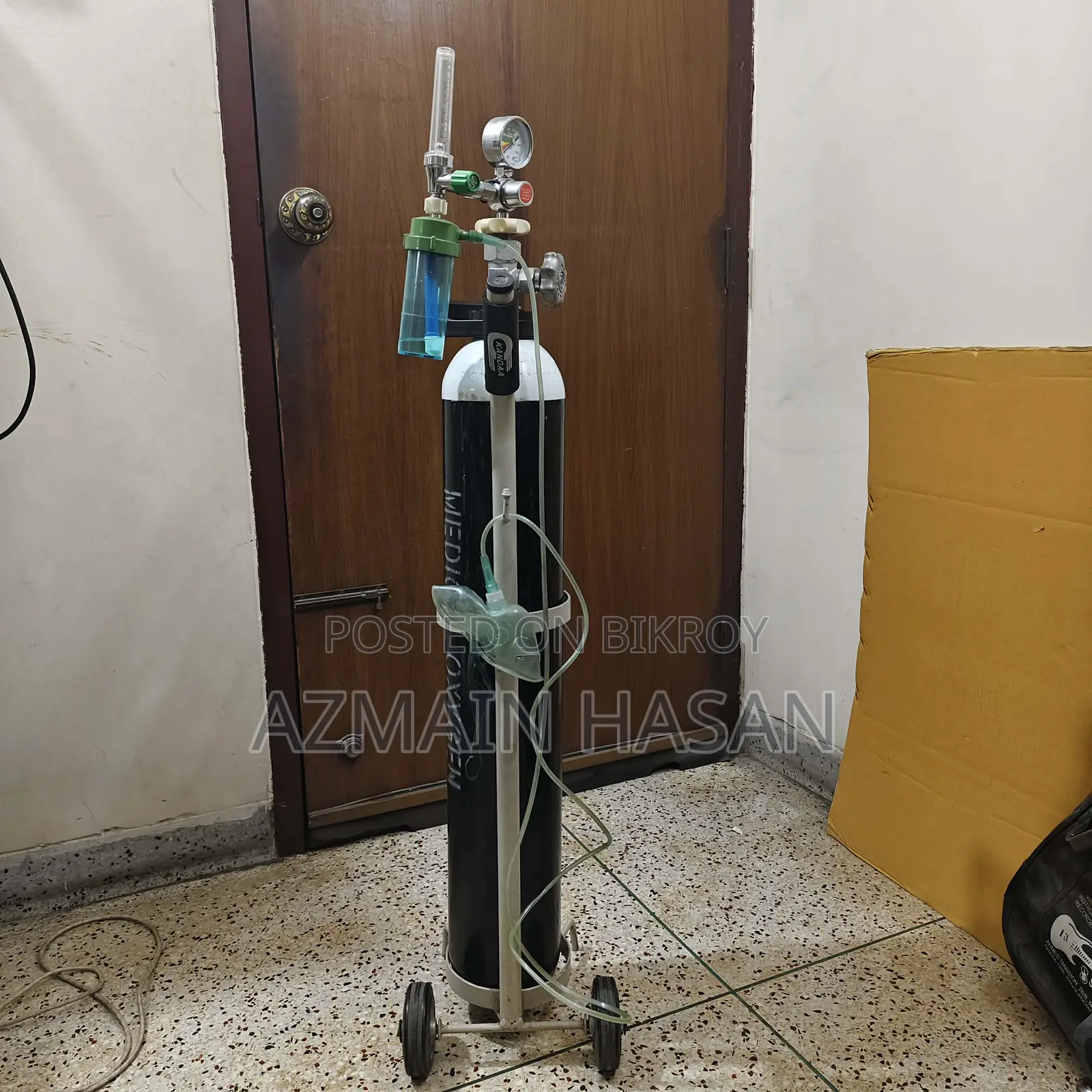 Oxygen Cylinder and Mask