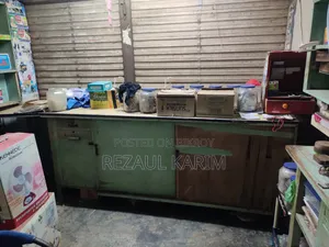 Wooden rack and showcase made of Gutiame wood (with high-quality glass)