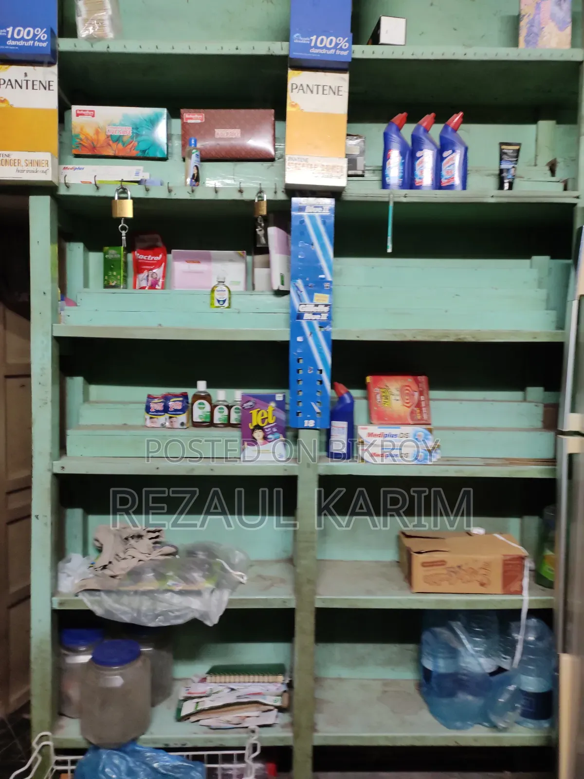 Wooden rack and showcase made of Gutiame wood (with high-quality glass)