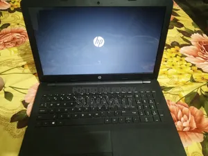 Laptop HP 15 4GB AMD HDD+SSD 512GB
