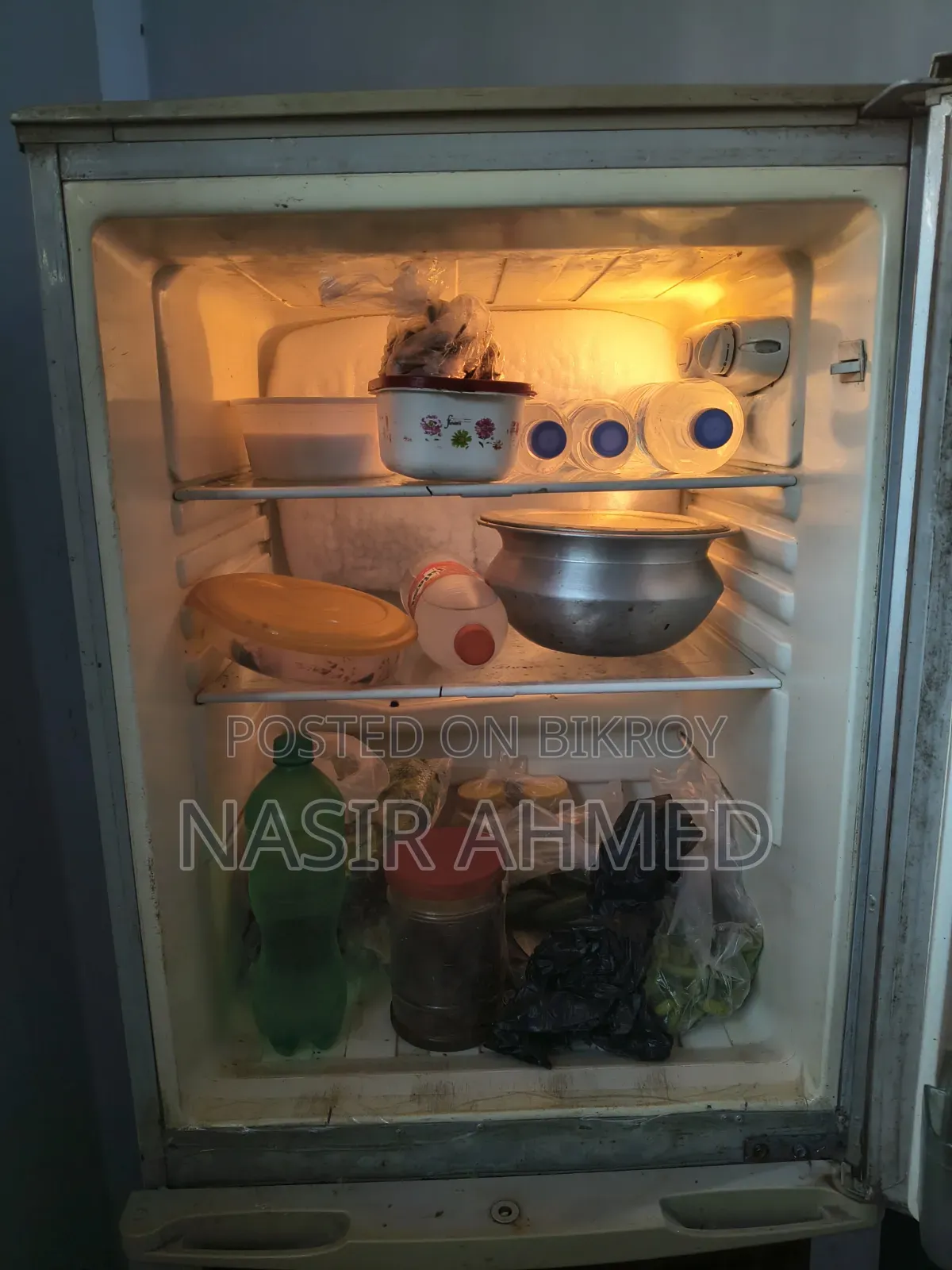 Singer Fridge Running